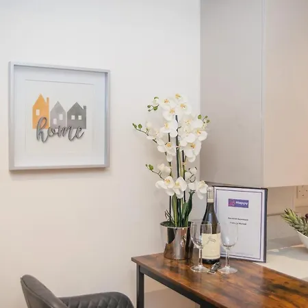 Stunning 2-Bed Apartment In Stevenage, Sleeps 5 With Free Private Parking Exterior photo