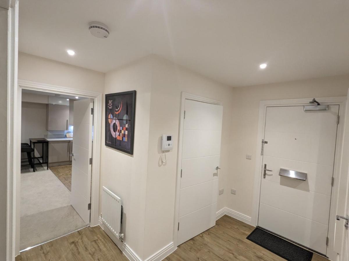 Stunning 2-bed In Stevenage, Sleeps 5 With Free Private Parking * Stevenage